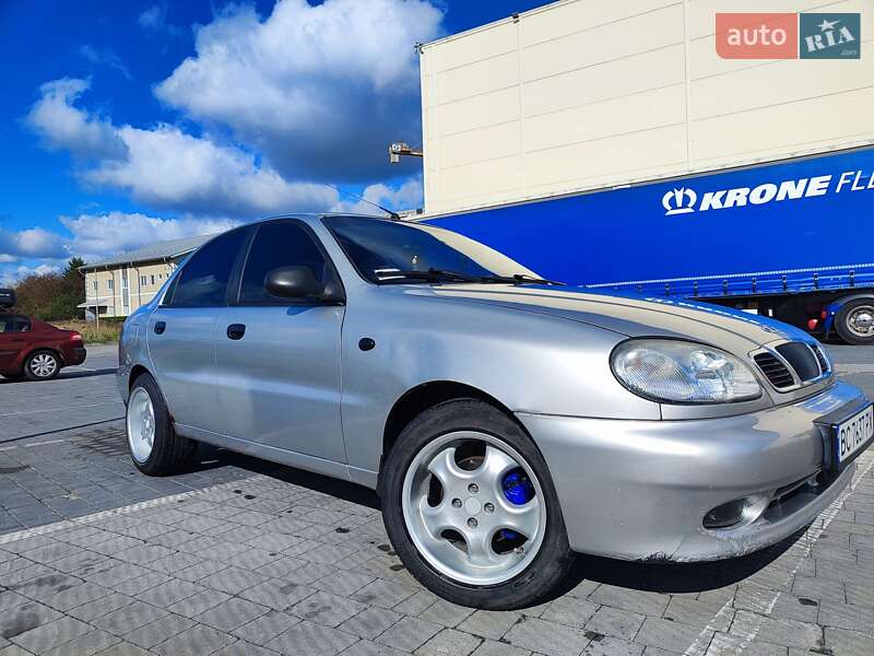 Седан Daewoo Lanos 2003 в Львове