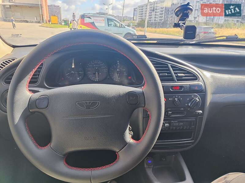 Седан Daewoo Lanos 2003 в Львове