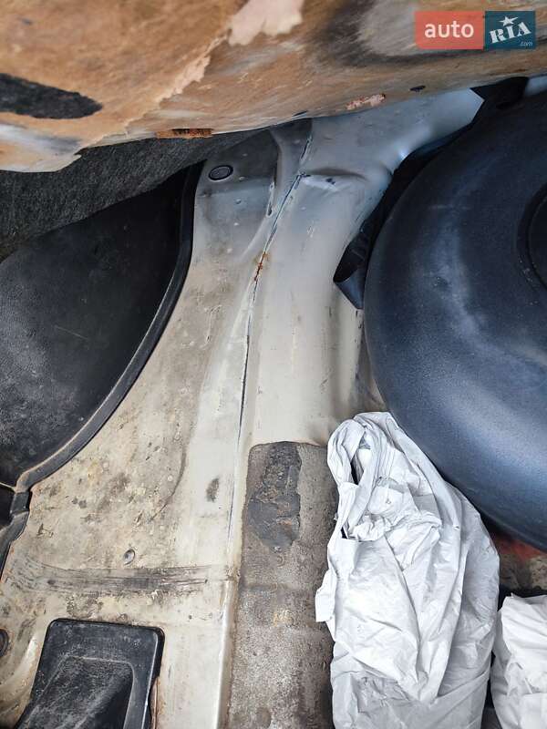 Седан Daewoo Lanos 2003 в Львове