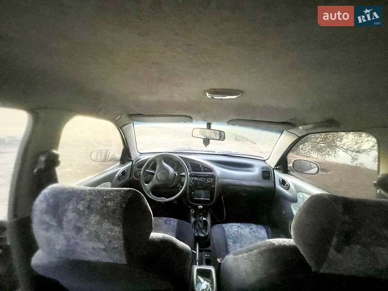 Седан Daewoo Lanos 2004 в Лозуватці