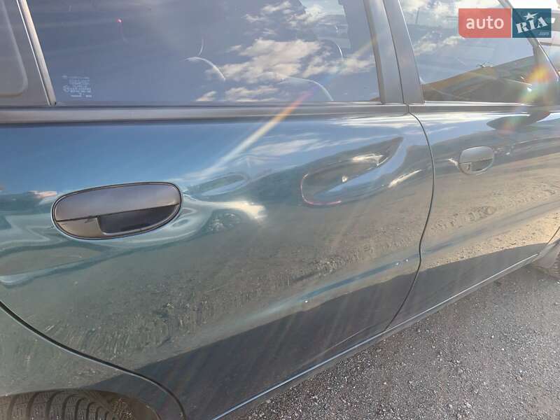 Седан Daewoo Lanos 2003 в Киеве