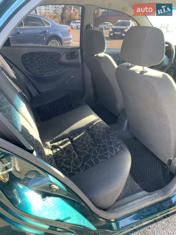 Седан Daewoo Lanos 2003 в Киеве