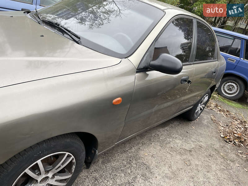 Седан Daewoo Lanos 2003 в Киеве