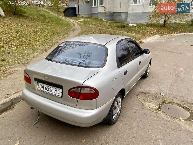 Седан Daewoo Lanos 2004 в Кропивницькому