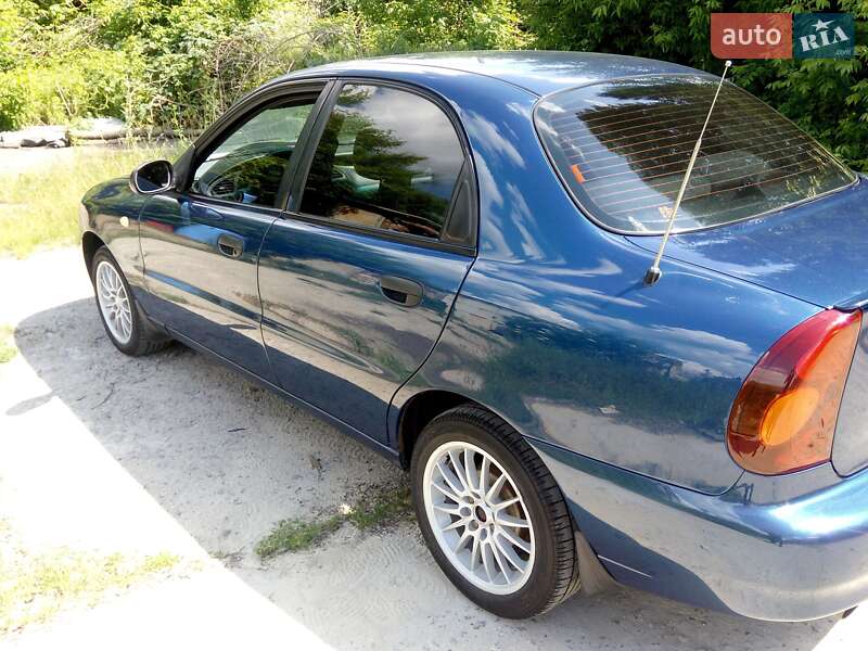 Седан Daewoo Lanos 2005 в Обухове