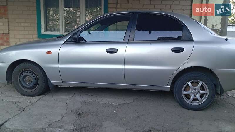 Седан Daewoo Lanos 2002 в Днепре