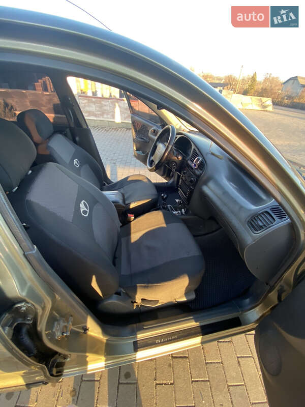 Седан Daewoo Lanos 2004 в Городенці
