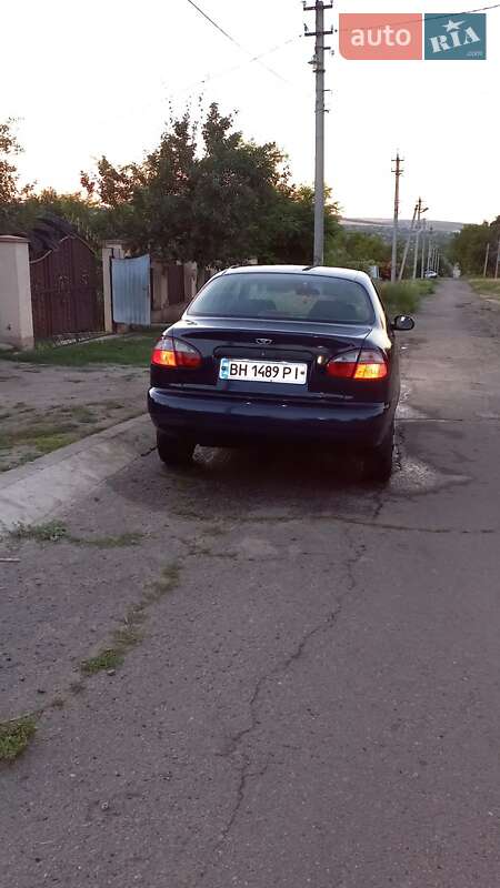 Седан Daewoo Lanos 2003 в Окнах
