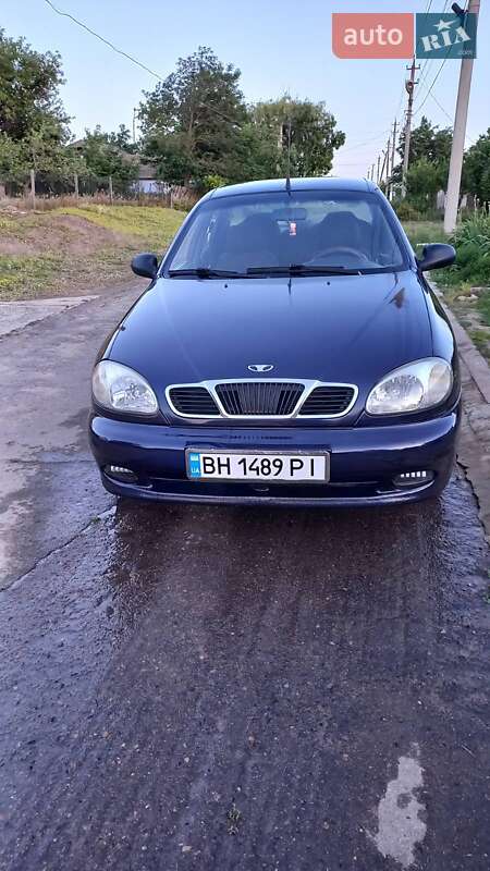 Седан Daewoo Lanos 2003 в Окнах