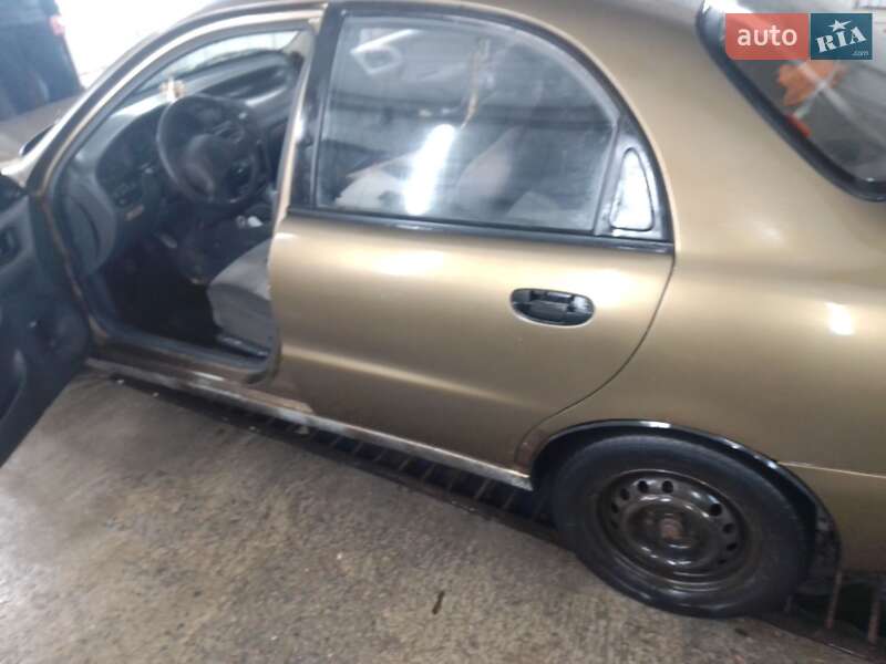 Седан Daewoo Lanos 2004 в Днепре