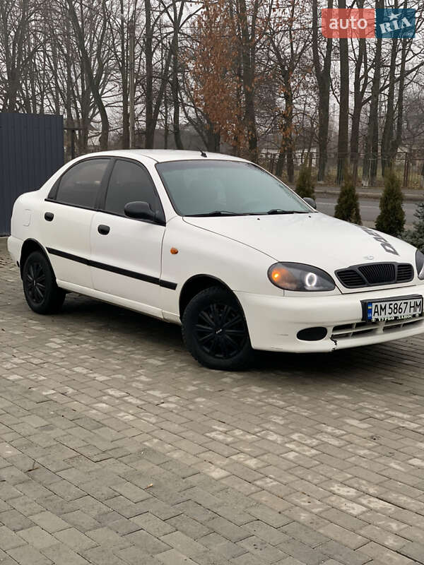 Седан Daewoo Lanos 2004 в Житомирі
