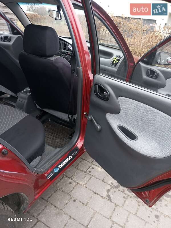 Седан Daewoo Lanos 2000 в Львове