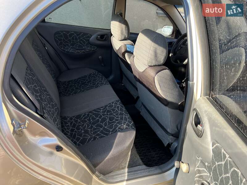 Седан Daewoo Lanos 2004 в Королеве