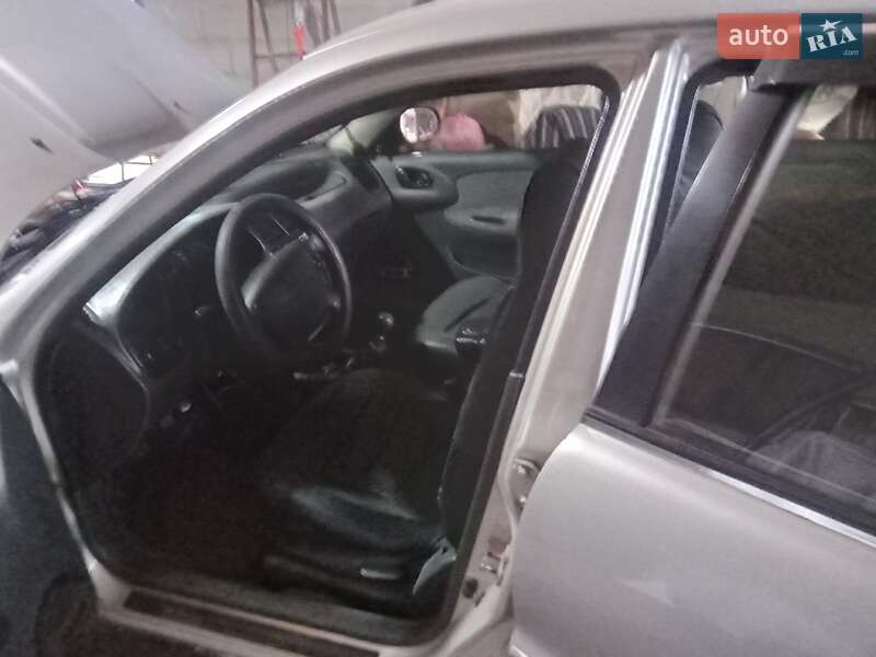 Седан Daewoo Lanos 2005 в Дергачах