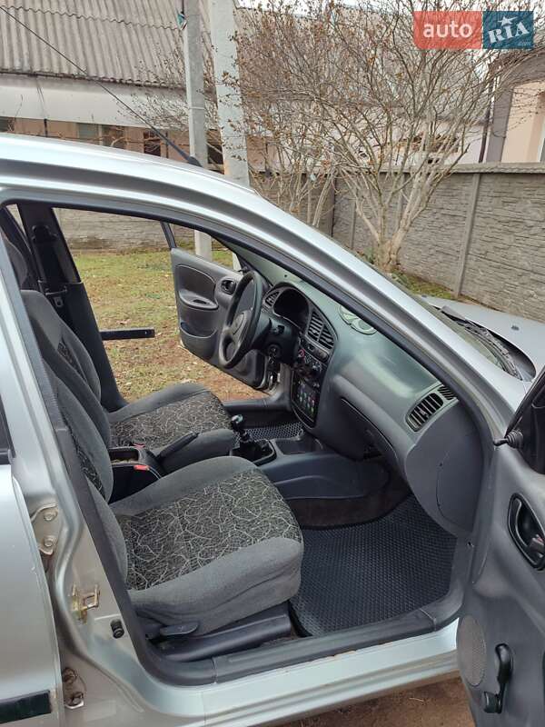 Седан Daewoo Lanos 2006 в Новомосковске