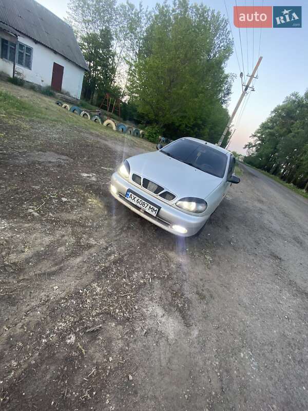 Седан Daewoo Lanos 2003 в Близнюках