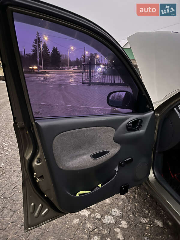 Седан Daewoo Lanos 2006 в Кременце