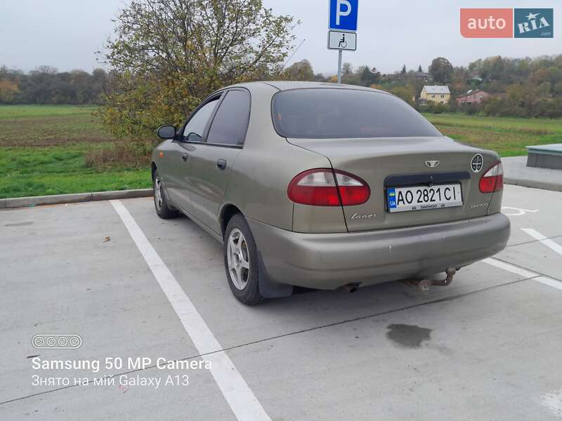 Седан Daewoo Lanos 2004 в Мукачевому