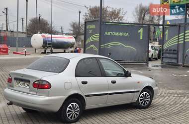 Седан Daewoo Lanos 2003 в Дніпрі