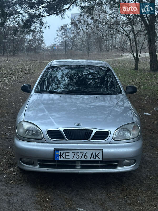 Седан Daewoo Lanos 2001 в Днепре