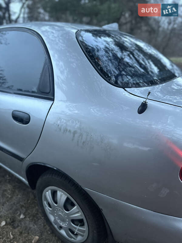 Седан Daewoo Lanos 2001 в Днепре