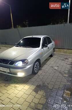 Седан Daewoo Lanos 2002 в Ужгороді