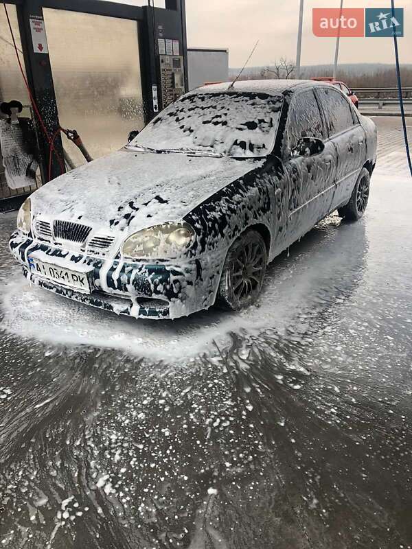 Седан Daewoo Lanos 2004 в Киеве