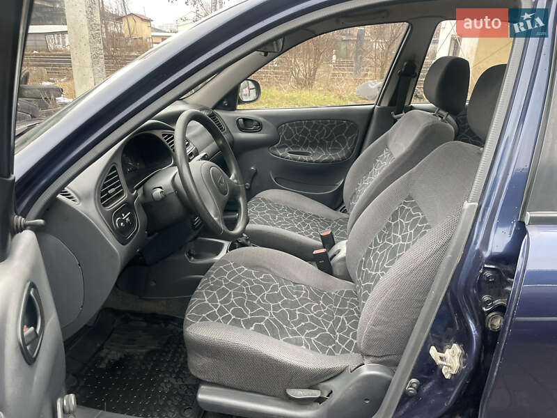 Седан Daewoo Lanos 2003 в Львове