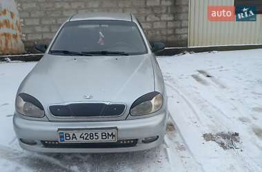 Седан Daewoo Lanos 2002 в Новгородці