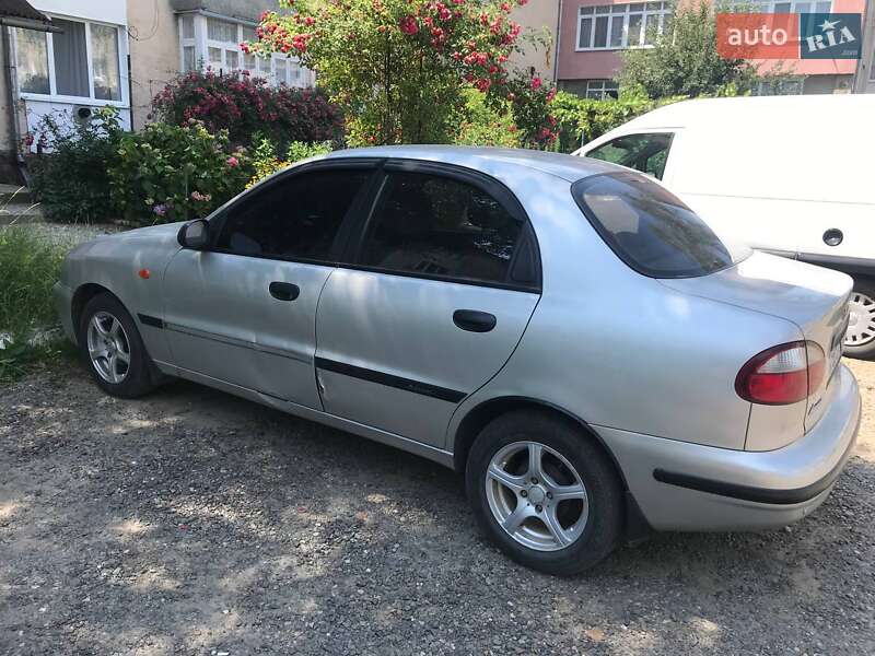 Седан Daewoo Lanos 2003 в Киеве
