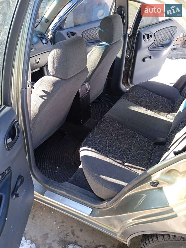 Седан Daewoo Lanos 2004 в Демидове