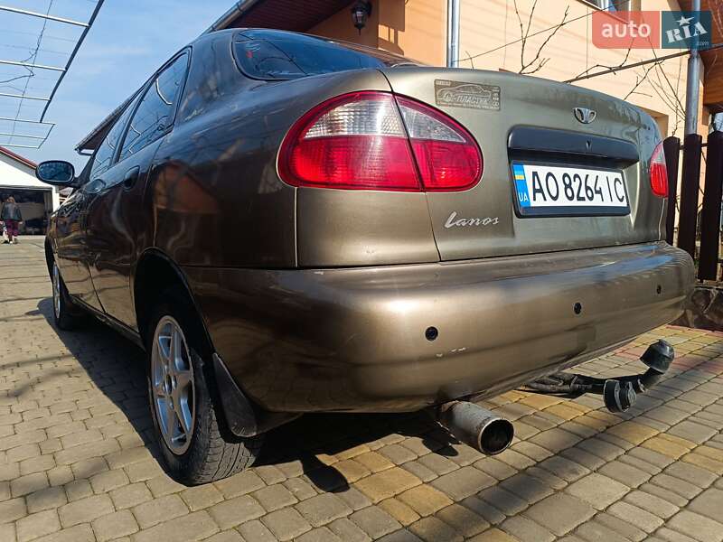 Седан Daewoo Lanos 2004 в Ужгороді