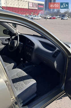 Седан Daewoo Lanos 2004 в 
