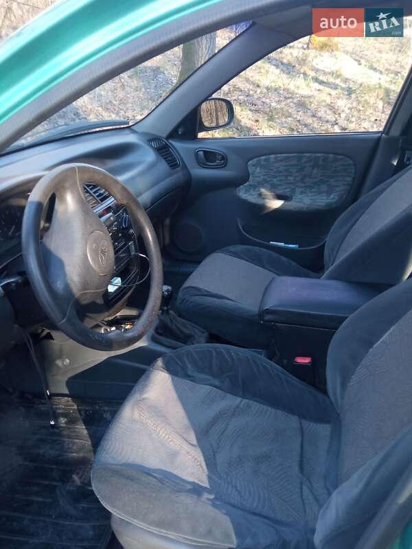 Седан Daewoo Lanos 1998 в Нежине