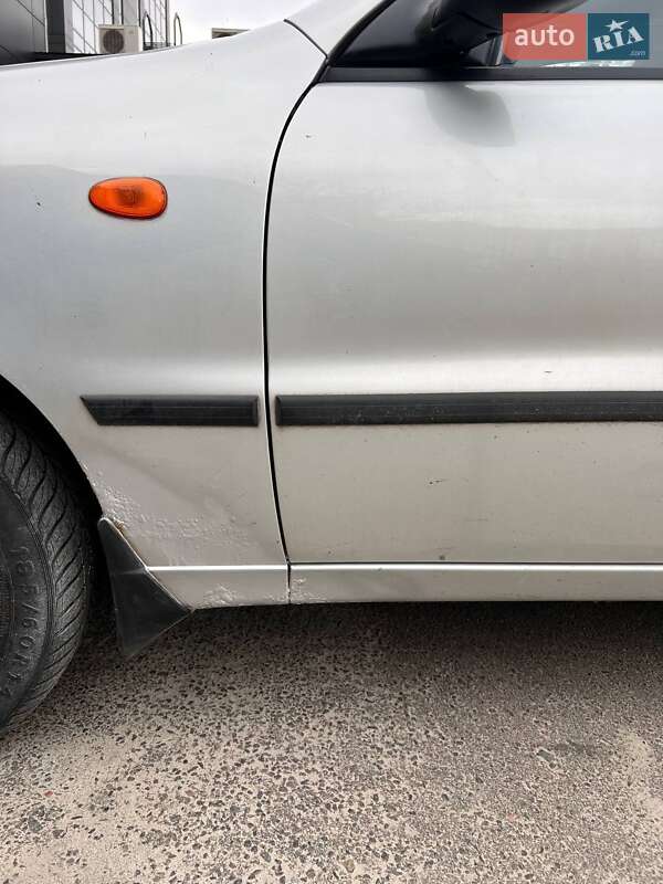 Седан Daewoo Lanos 2003 в Львове