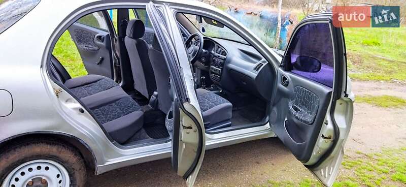 Седан Daewoo Lanos 2004 в Харькове