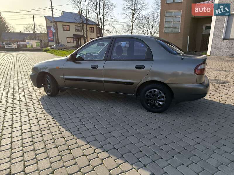 Седан Daewoo Lanos 2001 в Коломые