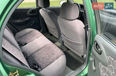 Седан Daewoo Lanos 2001 в 