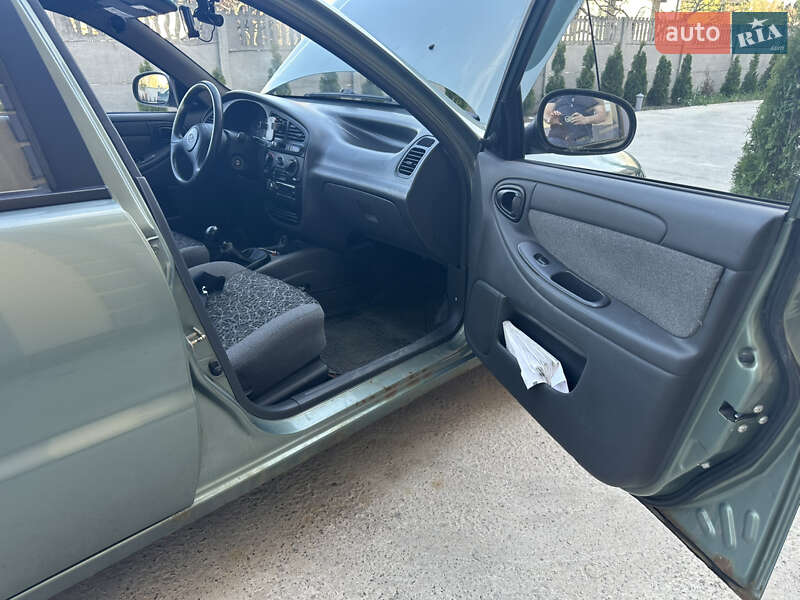 Седан Daewoo Lanos 2009 в Киеве