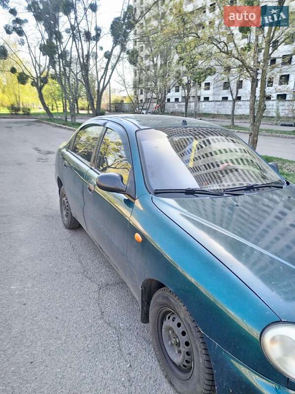 Седан Daewoo Lanos 2003 в Киеве