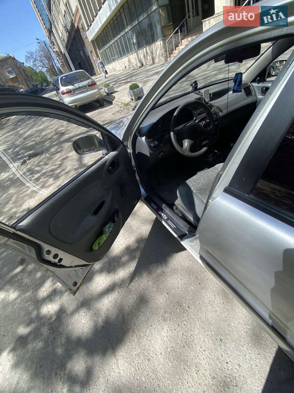 Седан Daewoo Lanos 2006 в Дніпрі