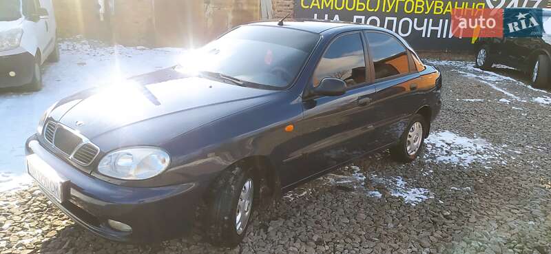 Седан Daewoo Lanos 2004 в Ромнах
