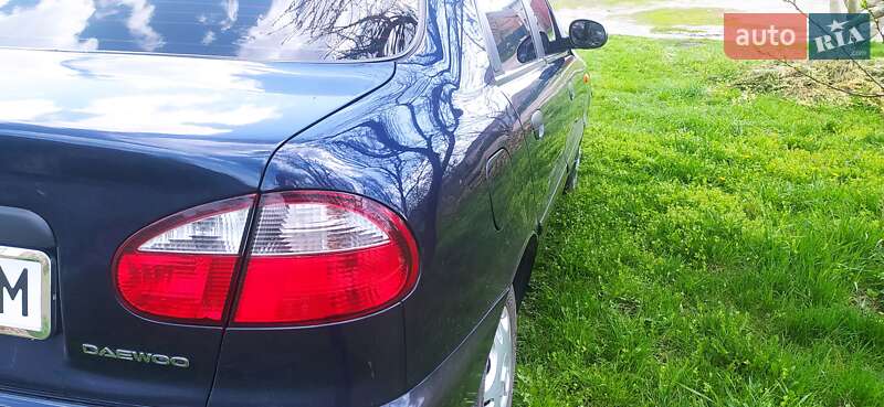 Седан Daewoo Lanos 2004 в Ромнах