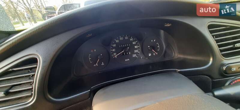 Седан Daewoo Lanos 2004 в Синельниковому