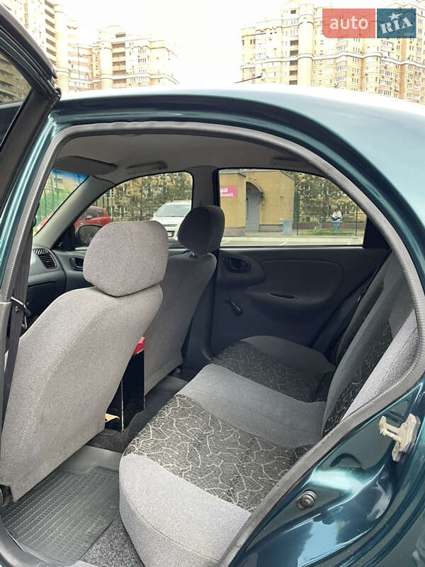 Седан Daewoo Lanos 2006 в Киеве