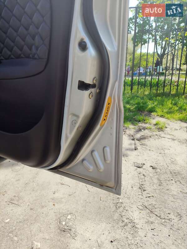 Седан Daewoo Lanos 2003 в Киеве