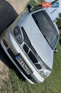 Седан Daewoo Lanos 2002 в П'ятихатках