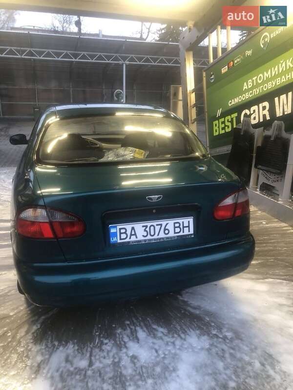 Седан Daewoo Lanos 1998 в 