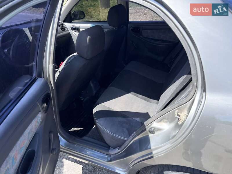 Седан Daewoo Lanos 2004 в Запорожье