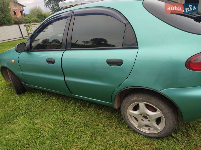 Хэтчбек Daewoo Lanos 1998 в Черновцах